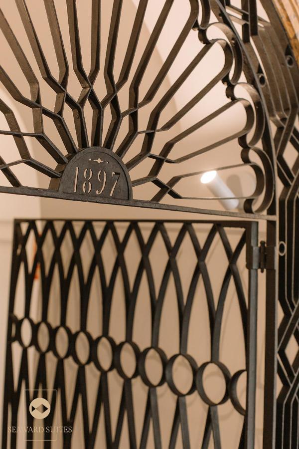 Castelar Palace & Spa By Seaward Suites ビリャホヨサ エクステリア 写真